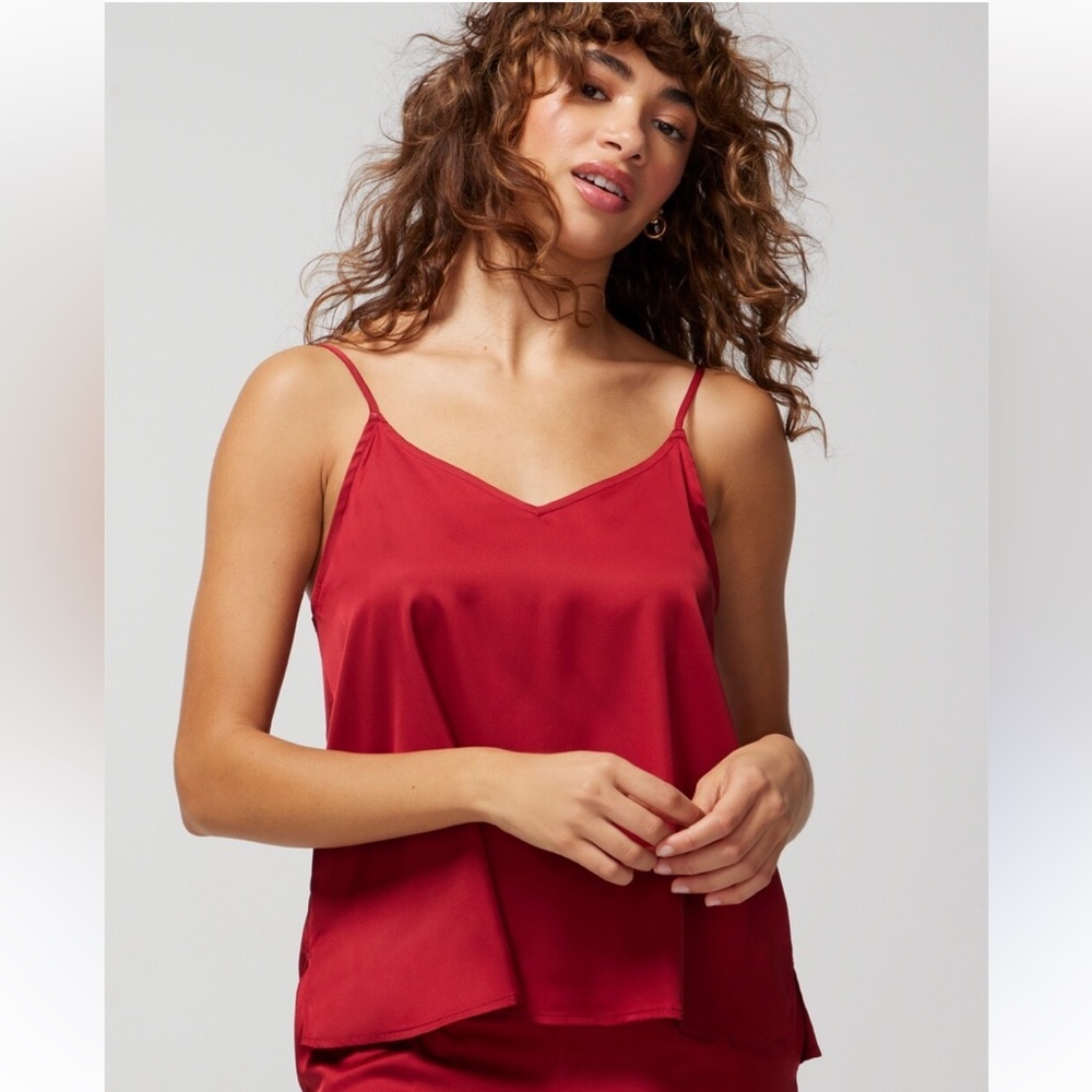 Red Sleeveless Top‎